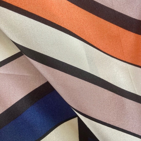 Banana Republic vintage silk scarf - Picture 4 of 11